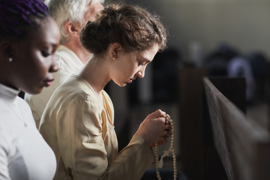 prayingwoman